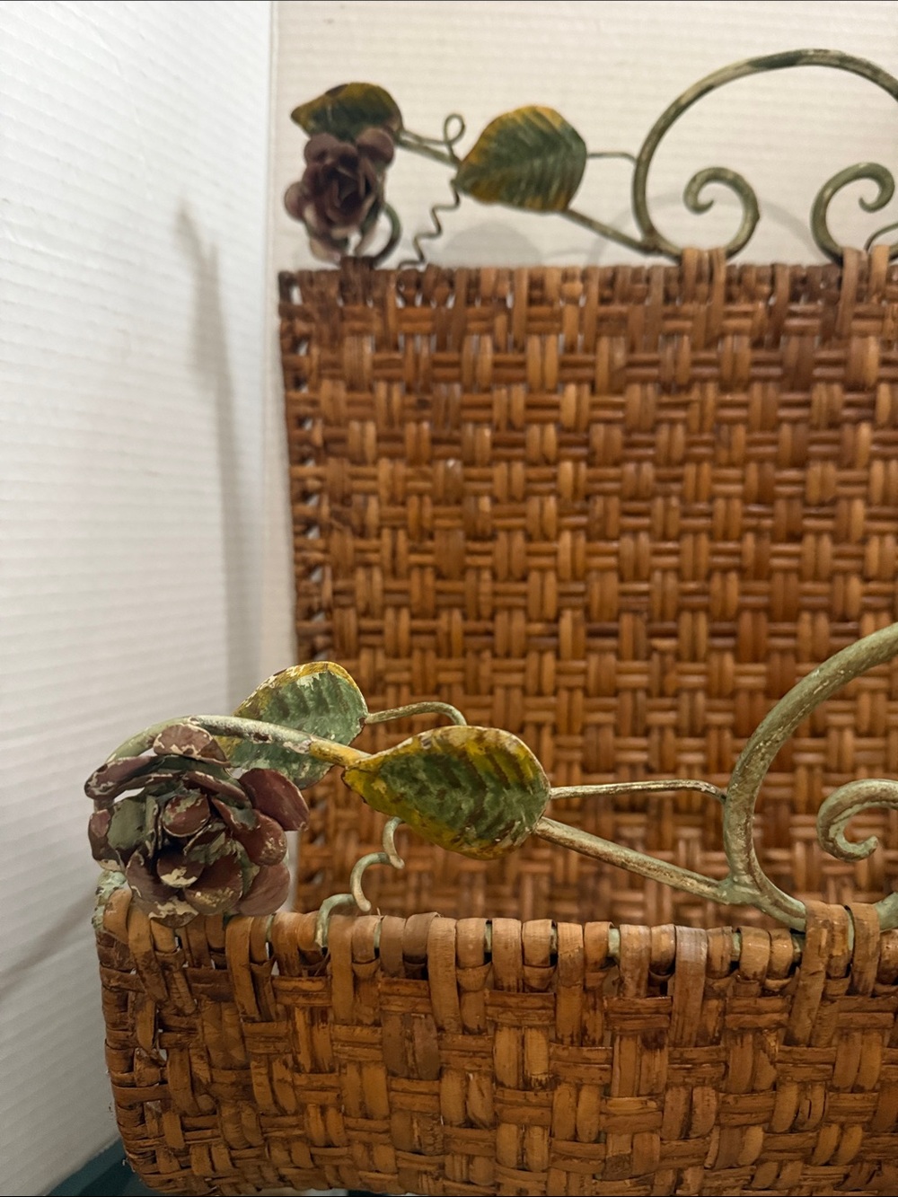 Vintage Magazine Rack - Picture 2 of 5